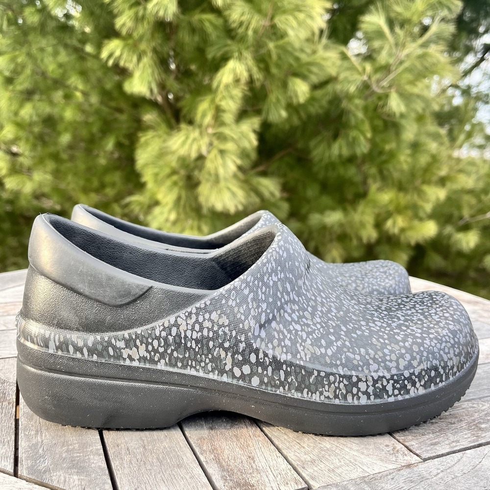 Crocs Clog Neria Pro II Wmns Sz 8 Slip Resistant Black Gray Dots Walking Nursing